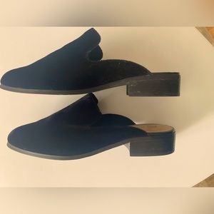 Bella Vita 8.5W Velvety Mules